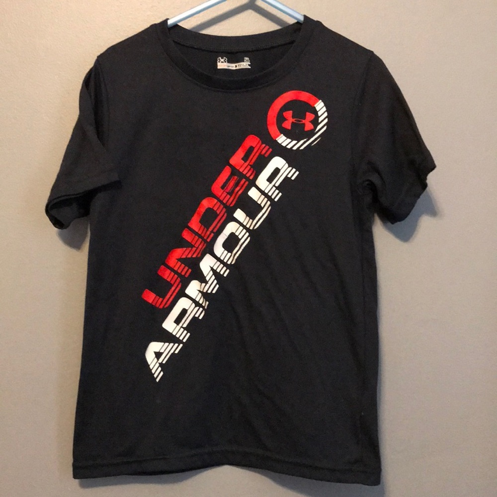 Under armour shirt boys size 5